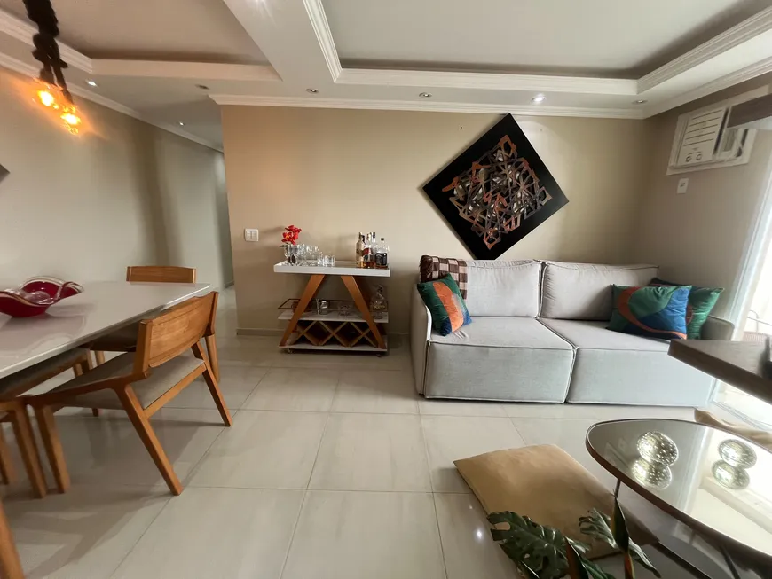 Foto 1 de Apartamento com 2 Quartos para alugar, 90m² em Imbetiba, Macaé