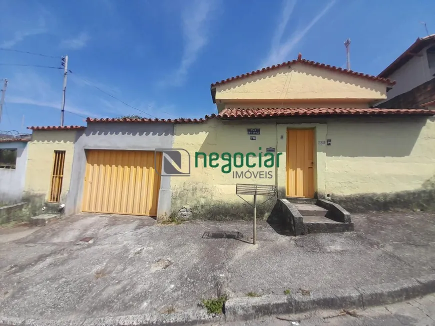 Foto 1 de Casa com 2 Quartos à venda, 185m² em Bom Retiro, Betim