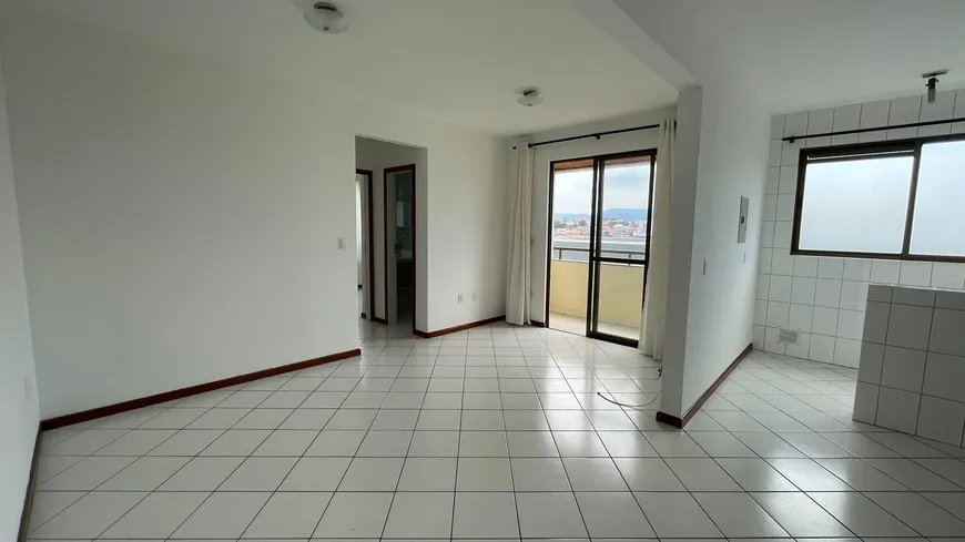 Foto 1 de Apartamento com 2 Quartos à venda, 64m² em Barreiros, São José