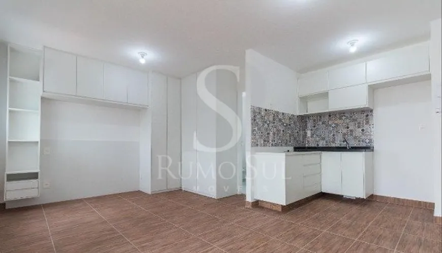 Foto 1 de Apartamento com 1 Quarto para alugar, 35m² em Campo Belo, São Paulo