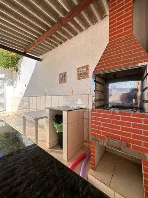 Foto 1 de Casa com 3 Quartos à venda, 230m² em Pacaembu, Uberlândia