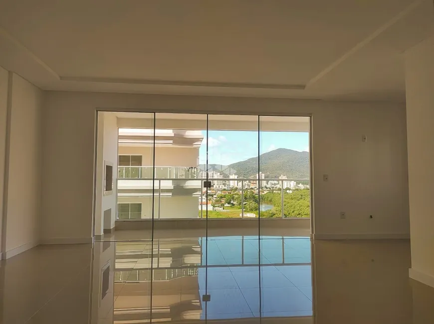 Foto 1 de Apartamento com 4 Quartos à venda, 255m² em Meia Praia, Itapema