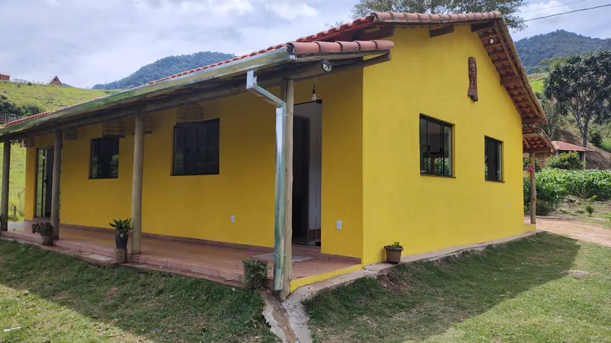 Foto 1 de Fazenda/Sítio com 3 Quartos à venda, 3000m² em Zona Rural, Delfim Moreira