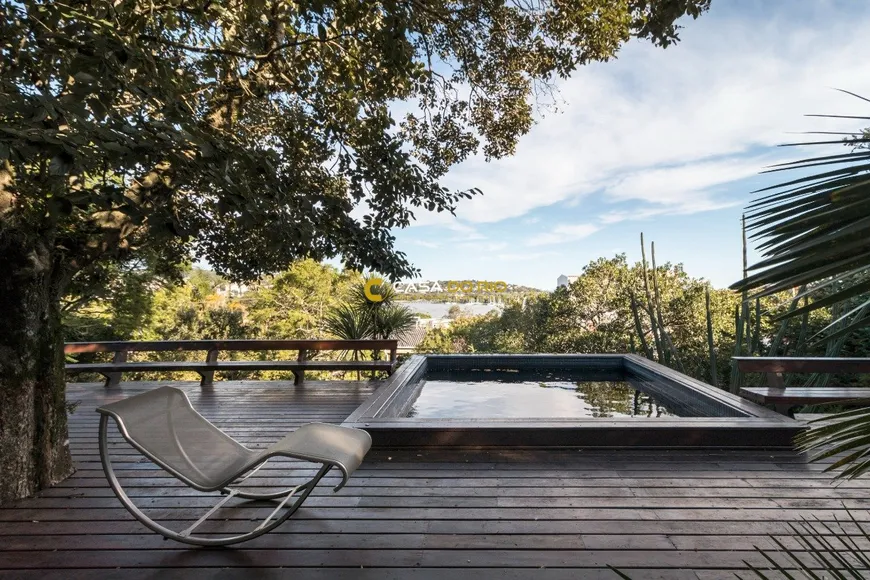 Foto 1 de Casa com 4 Quartos à venda, 750m² em Vila Assunção, Porto Alegre