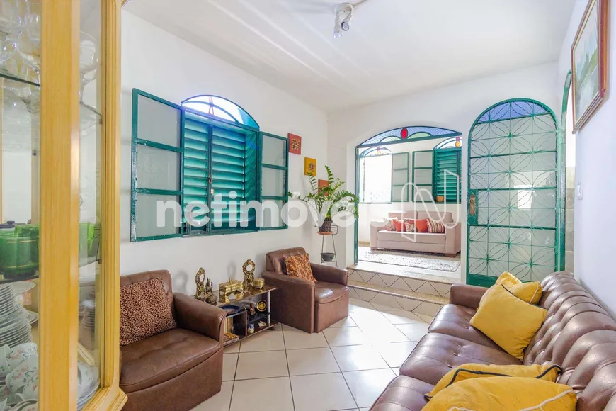 Foto 1 de Casa com 3 Quartos à venda, 185m² em Sagrada Família, Belo Horizonte