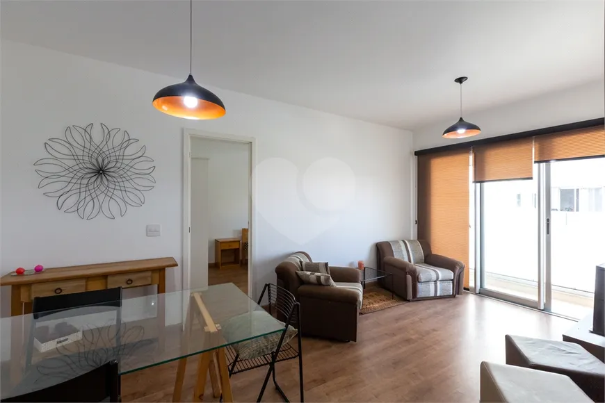 Foto 1 de Apartamento com 1 Quarto à venda, 50m² em Santo Amaro, São Paulo