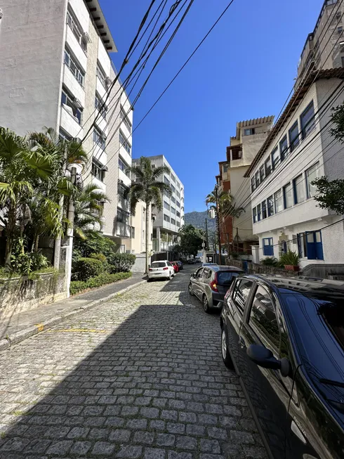 Foto 1 de Apartamento com 3 Quartos à venda, 105m² em Lagoa, Rio de Janeiro