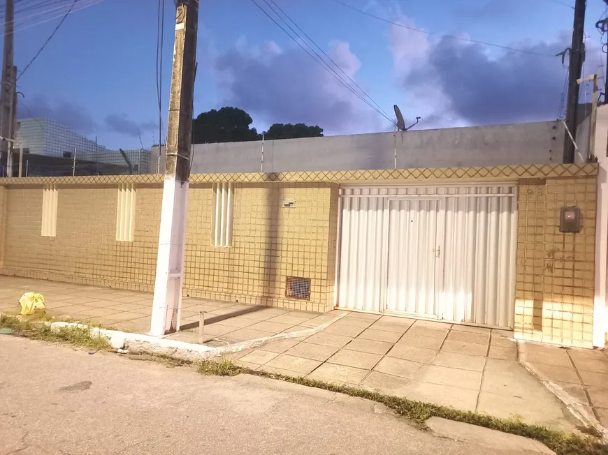 Foto 1 de Casa com 5 Quartos à venda, 300m² em Centro, Maceió