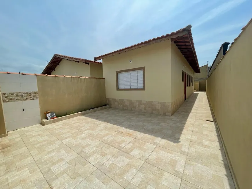 Foto 1 de Casa com 2 Quartos à venda, 67m² em Balneario Flórida Mirim, Mongaguá