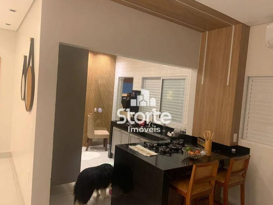 Foto 1 de Casa com 2 Quartos à venda, 200m² em Loteamento Monte Hebron, Uberlândia