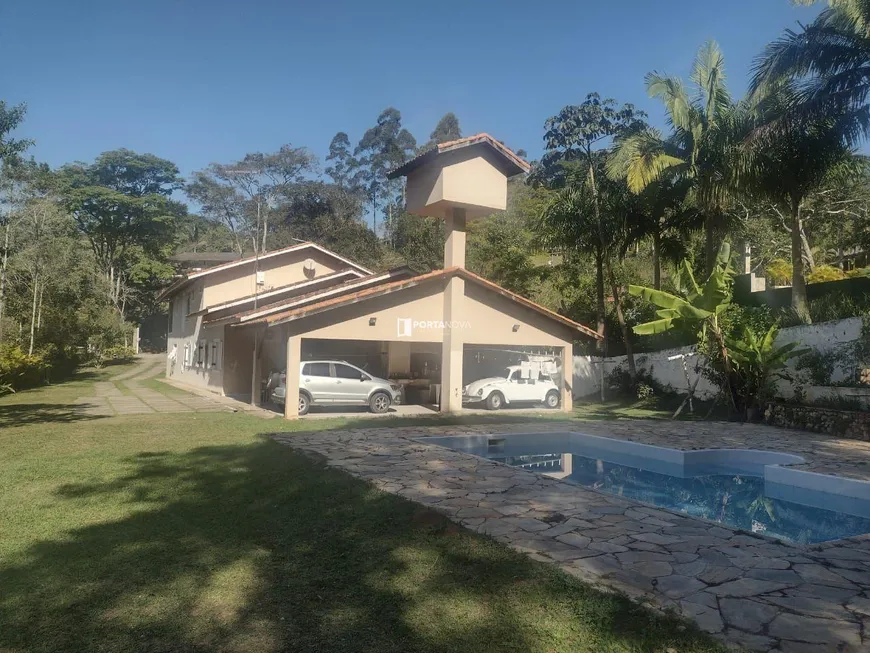 Foto 1 de Casa com 4 Quartos à venda, 380m² em Jardim Itatiaia, Embu das Artes