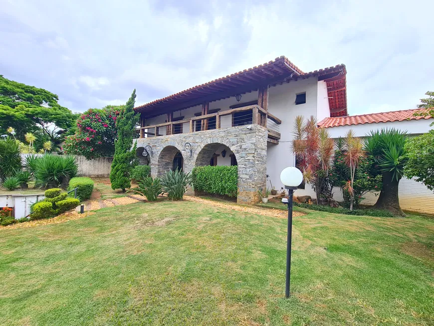 Foto 1 de Casa com 6 Quartos à venda, 569m² em São Luíz, Belo Horizonte