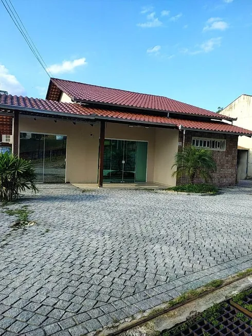 Foto 1 de Casa com 4 Quartos à venda, 200m² em Bom Retiro, Joinville