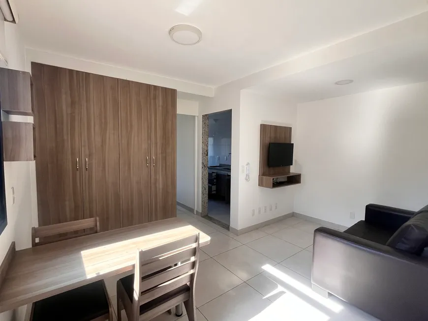 Foto 1 de Apartamento com 1 Quarto para alugar, 60m² em Granja dos Cavaleiros, Macaé