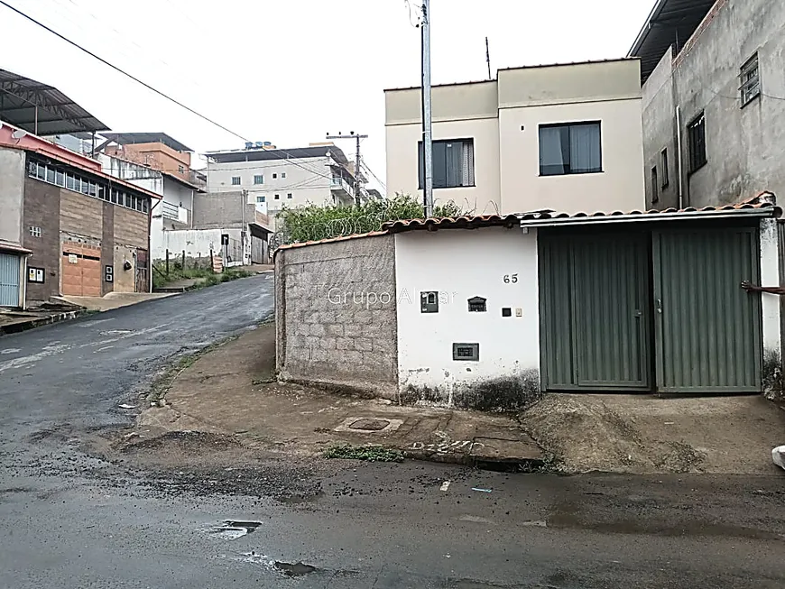 Foto 1 de Casa com 2 Quartos à venda, 75m² em São Geraldo, Juiz de Fora