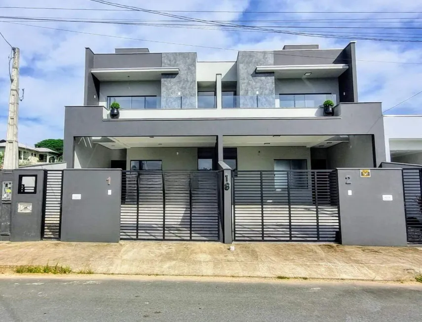 Foto 1 de Sobrado com 3 Quartos à venda, 135m² em Jaragua Noventa E Nove, Jaraguá do Sul