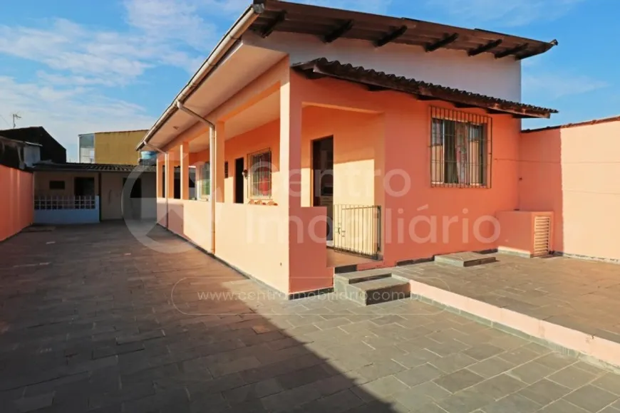 Foto 1 de Casa com 1 Quarto à venda, 110m² em Bairro dos Prados, Peruíbe