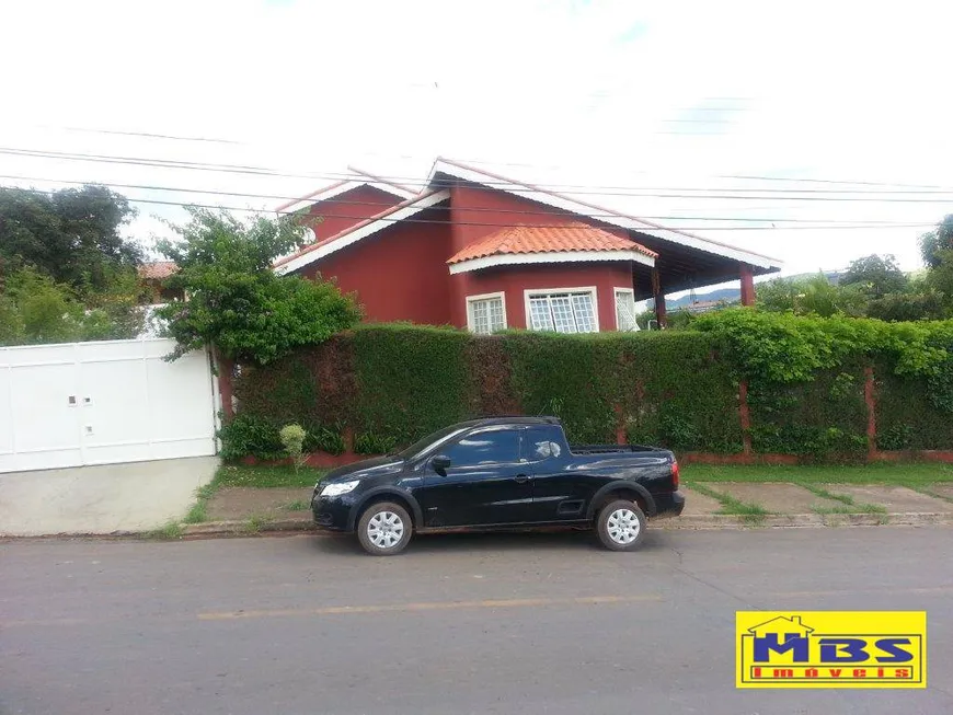 Foto 1 de Fazenda/Sítio com 3 Quartos à venda, 180m² em Chácara do Pinhal, Cabreúva