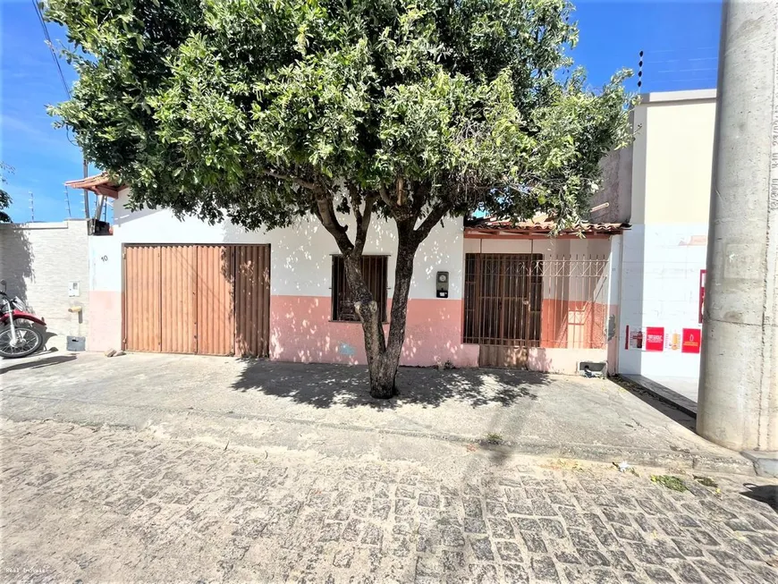 Foto 1 de Casa com 3 Quartos à venda, 140m² em , Guanambi