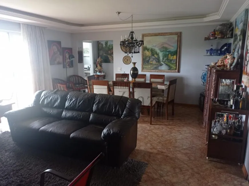 Foto 1 de Apartamento com 4 Quartos à venda, 146m² em Centro, São José dos Campos