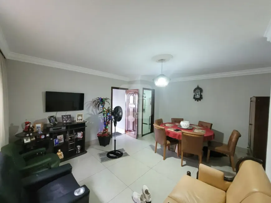 Foto 1 de Casa com 3 Quartos à venda, 172m² em Martins, Uberlândia