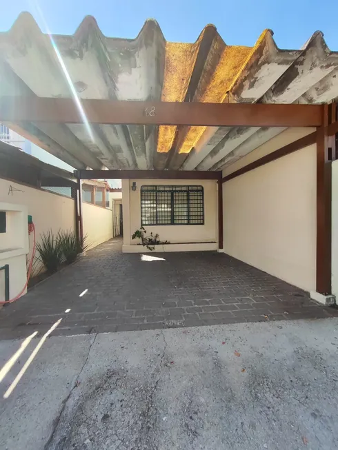 Foto 1 de Casa com 3 Quartos para alugar, 150m² em Jardim Pinheiros, São Paulo