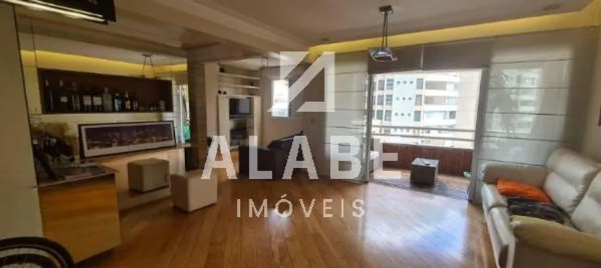 Foto 1 de Apartamento com 4 Quartos à venda, 110m² em Moema, São Paulo