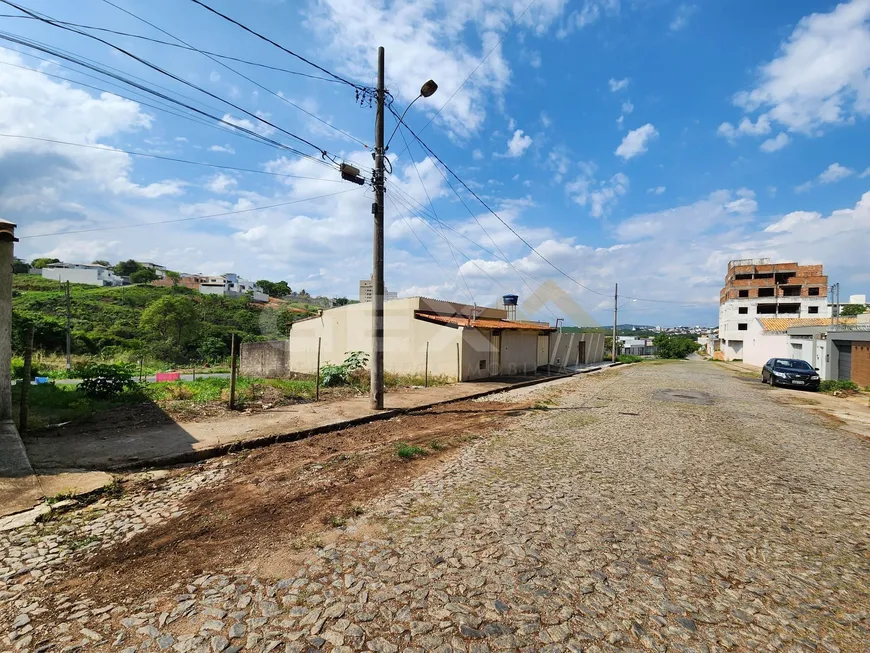 Foto 1 de Lote/Terreno à venda, 225m² em Belvedere, Divinópolis