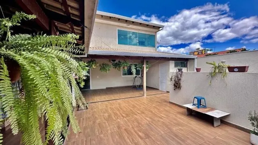 Foto 1 de Casa com 6 Quartos à venda, 360m² em Sobradinho, Brasília