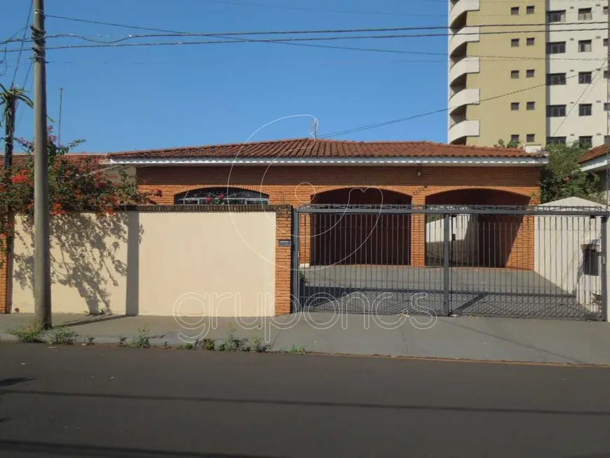 Foto 1 de Casa com 3 Quartos à venda, 244m² em Centro, Araraquara