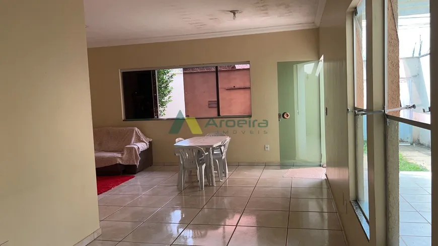 Foto 1 de Casa com 3 Quartos à venda, 210m² em Jardim Atlântico, Goiânia