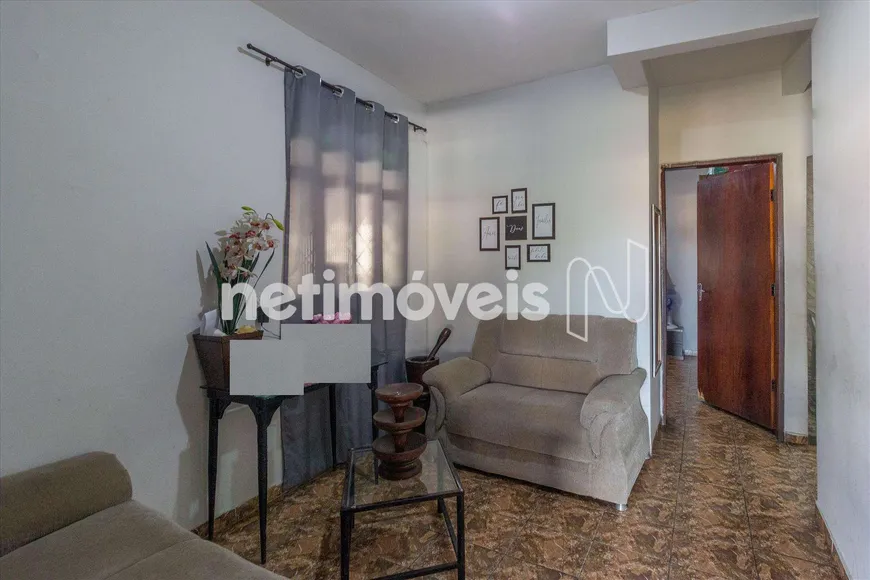 Foto 1 de Casa com 3 Quartos à venda, 201m² em Confisco, Belo Horizonte