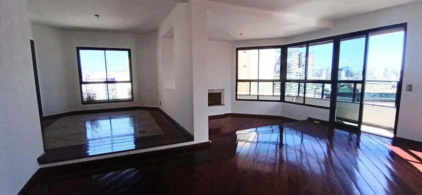 Foto 1 de Apartamento com 3 Quartos à venda, 220m² em Vila Uberabinha, São Paulo