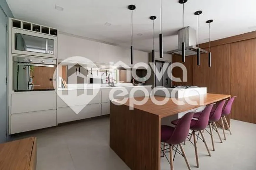 Foto 1 de Apartamento com 2 Quartos à venda, 92m² em Humaitá, Rio de Janeiro
