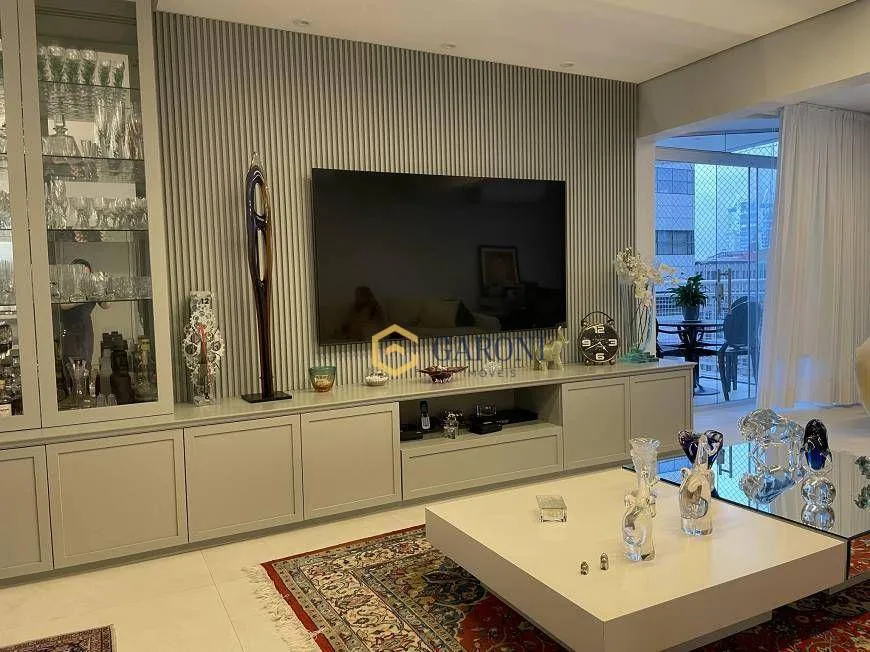 Foto 1 de Apartamento com 3 Quartos à venda, 133m² em Itaim Bibi, São Paulo