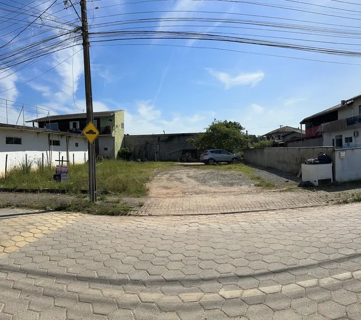 Foto 1 de Lote/Terreno à venda, 351m² em Porto Grande, Araquari