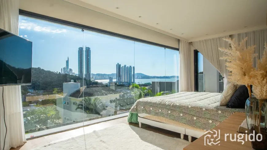 Foto 1 de Casa de Condomínio com 5 Quartos à venda, 620m² em Barra, Balneário Camboriú