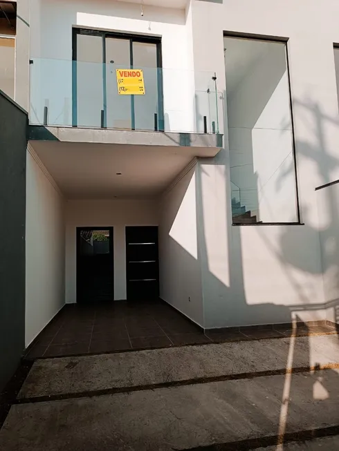 Foto 1 de Sobrado com 3 Quartos à venda, 136m² em Jardim Califórnia, Jacareí