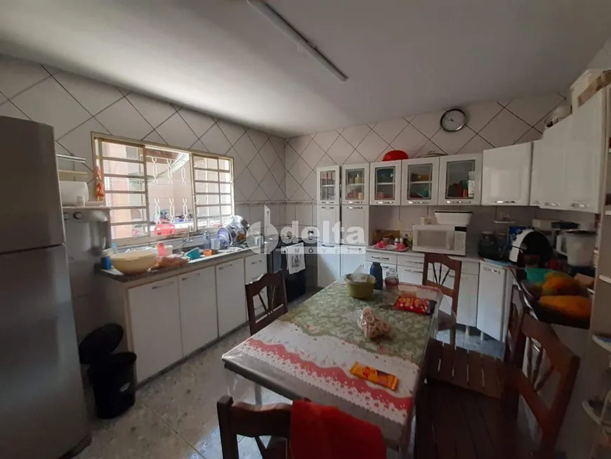 Foto 1 de Casa com 4 Quartos à venda, 188m² em Santa Rosa, Uberlândia