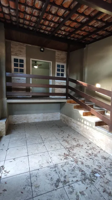 Foto 1 de Casa com 2 Quartos à venda, 130m² em Praia da Costa, Vila Velha