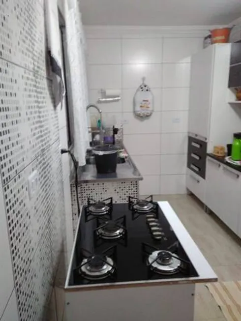 Foto 1 de Casa com 2 Quartos à venda, 65m² em Vila Santa Terezinha, Carapicuíba