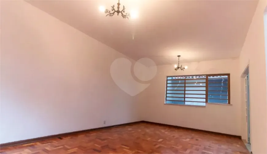 Foto 1 de Sobrado com 4 Quartos à venda, 240m² em Moema, São Paulo