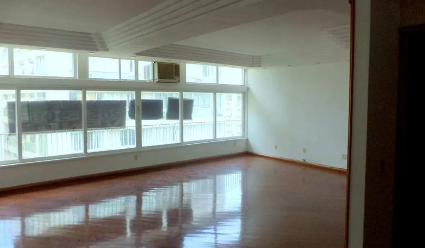 Foto 1 de Apartamento com 3 Quartos à venda, 183m² em Copacabana, Rio de Janeiro