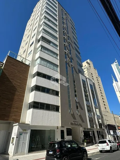 Foto 1 de Apartamento com 3 Quartos à venda, 120m² em Centro, Balneário Camboriú