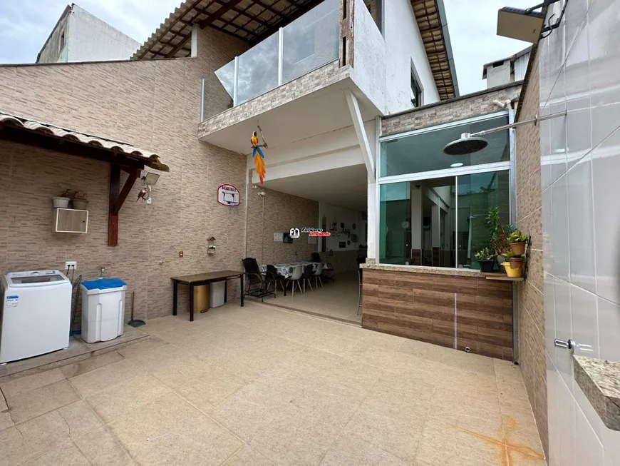 Foto 1 de Casa com 4 Quartos à venda, 225m² em Santa Mônica, Belo Horizonte