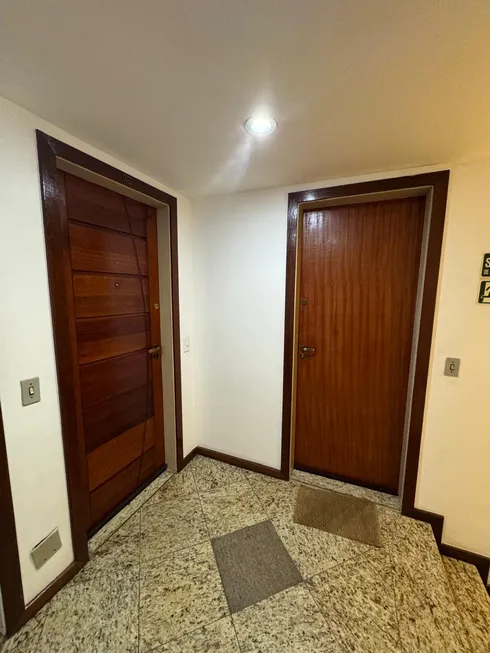 Foto 1 de Apartamento com 3 Quartos para alugar, 90m² em Recreio Dos Bandeirantes, Rio de Janeiro