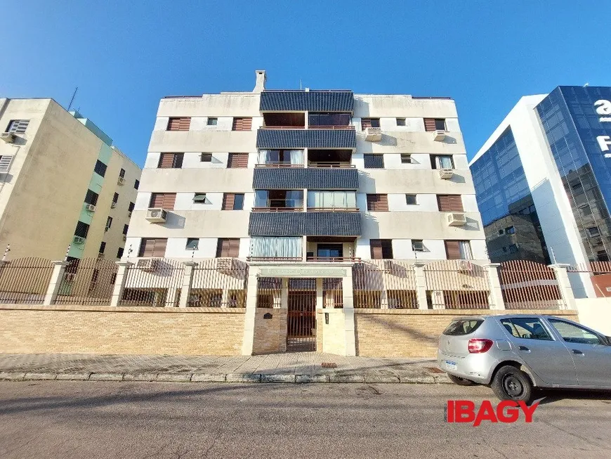 Foto 1 de Apartamento com 2 Quartos para alugar, 62m² em Estreito, Florianópolis