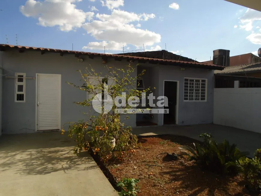 Foto 1 de Casa com 4 Quartos à venda, 250m² em Marta Helena, Uberlândia