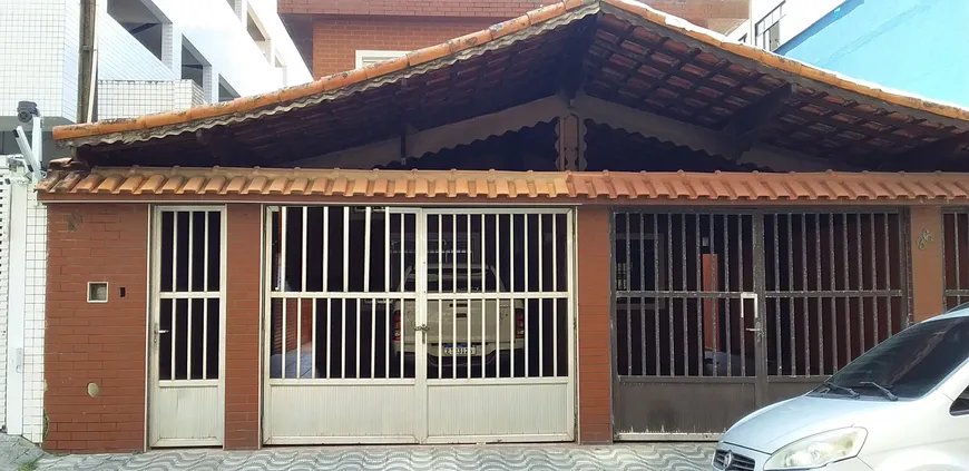 Foto 1 de Sobrado com 3 Quartos à venda, 180m² em Cidade Ocian, Praia Grande