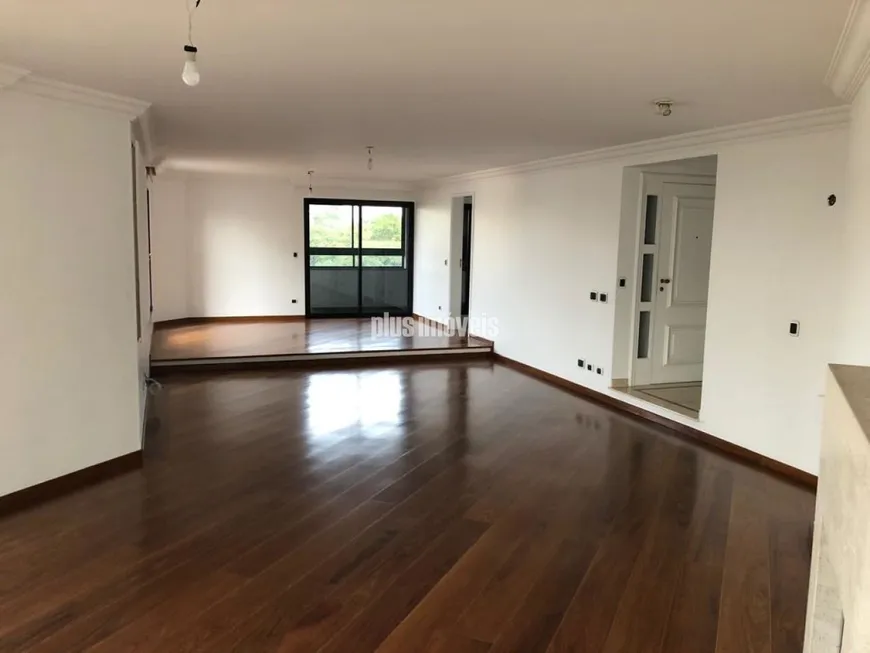 Foto 1 de Apartamento com 4 Quartos para alugar, 250m² em Moema, São Paulo